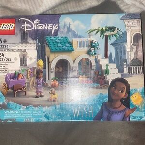Disney Lego wish Asha in city of Rosa’s buildings set